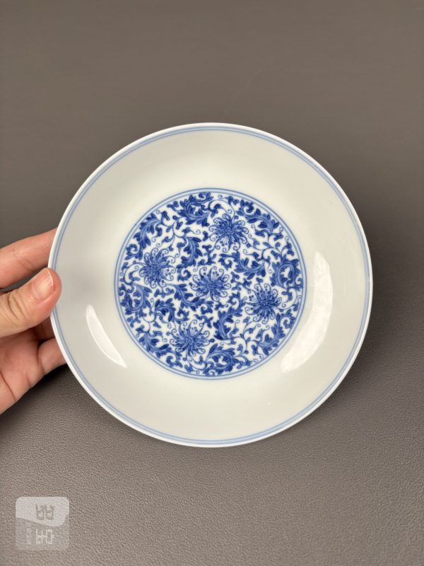 清雍正 青花缠枝西番莲纹盘 - 图6